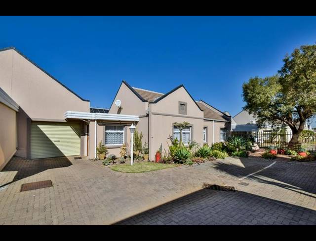 3 BEDROOM TOWNHOUSE FOR SALE IN ANNLIN